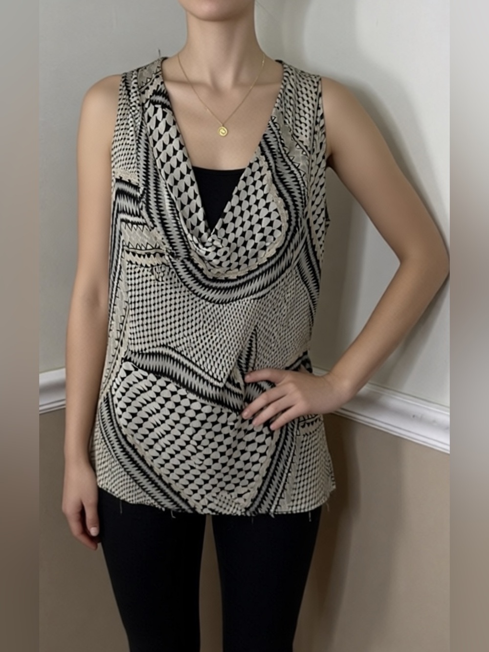 💚 5 for $20! Chelsea & Theodore Black and Cream Geometric Sleeveless Top - Large